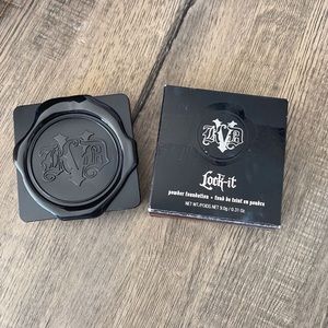 Kat Von D Lock -It finishing powder in Tan.